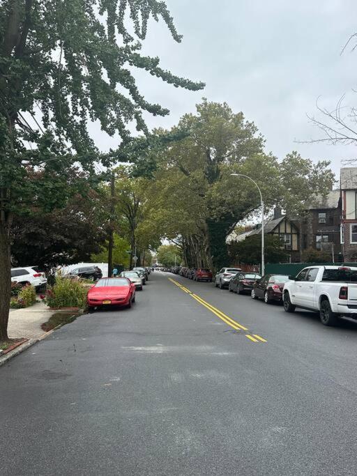 Morris Park Area Apartment New York Bagian luar foto