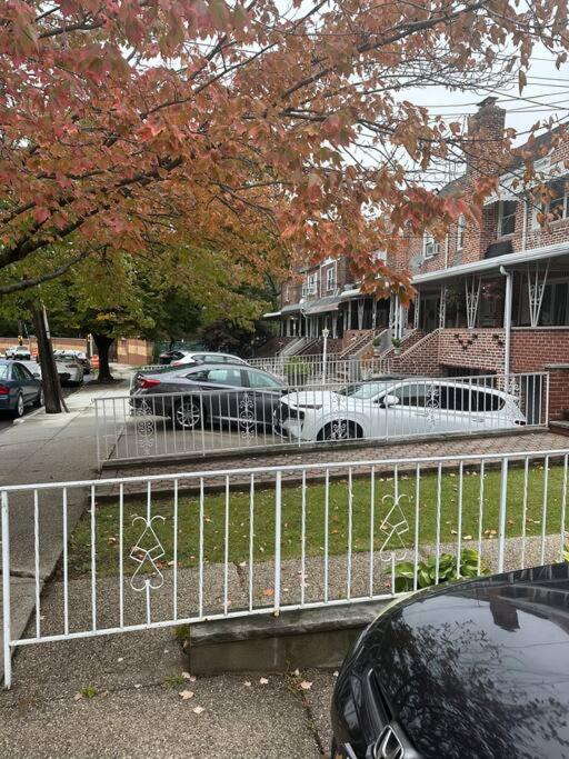 Morris Park Area Apartment New York Bagian luar foto